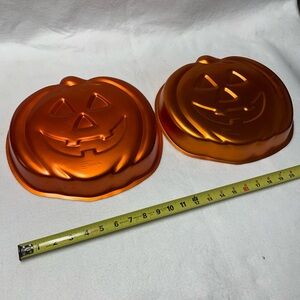 Set of 2 Wilton Orange Pumpkin Cake Pans